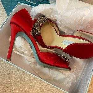 Betsey Johnson Red Heels sz 7
